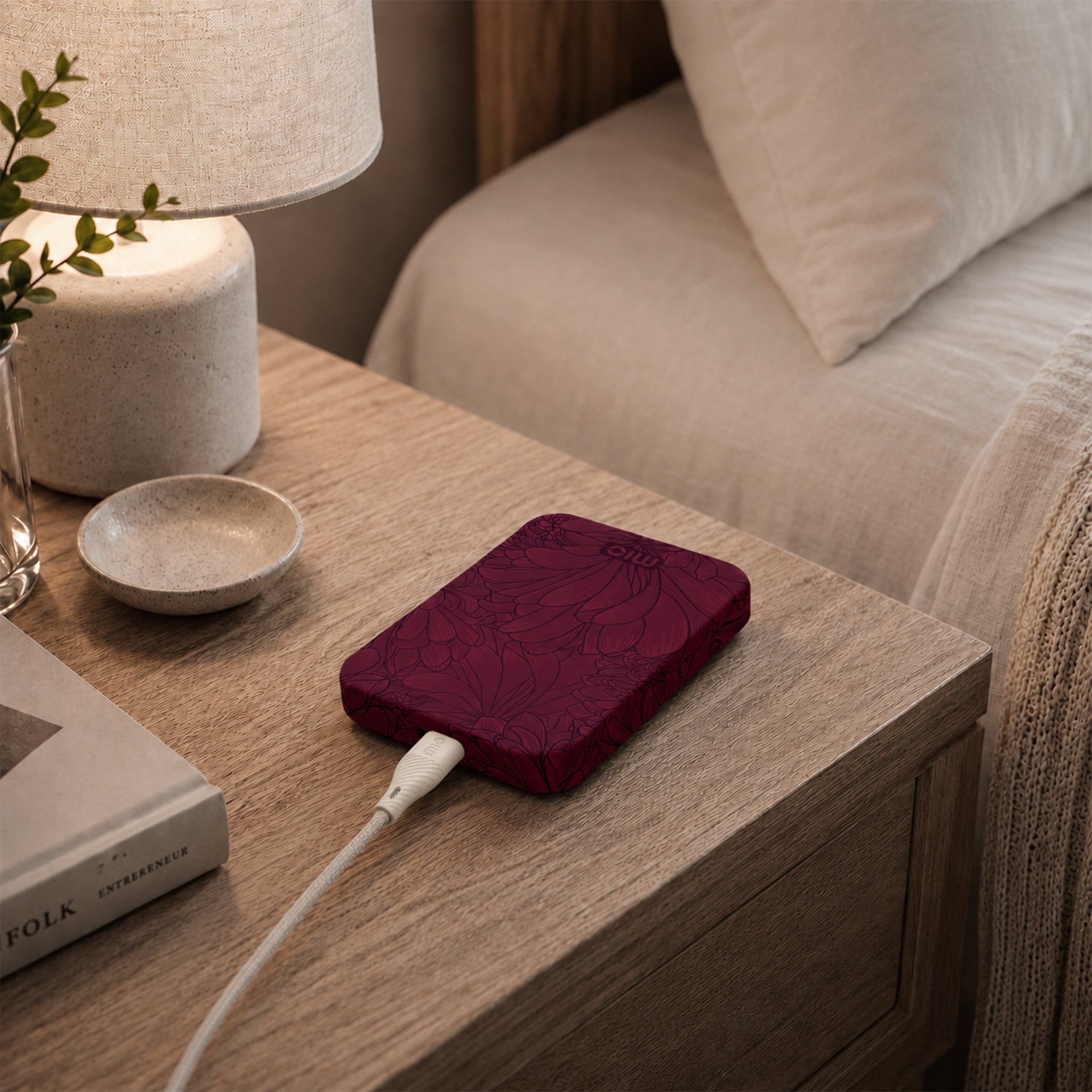 Mio By Mobilize Mio Powerbank 5000Mah With Double Sided Magsafe Compatibility Gold Marble - Glossy