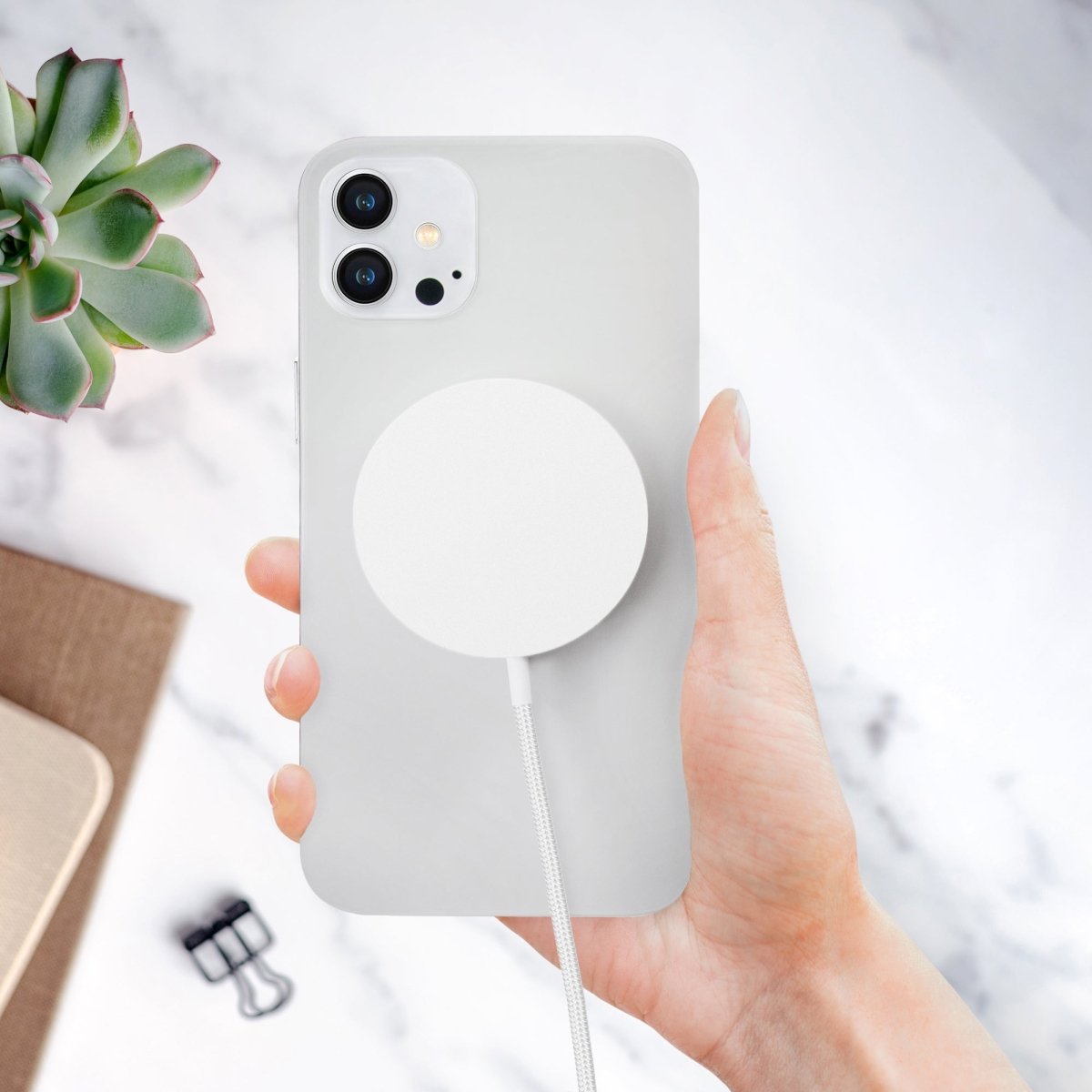 Mobilize Strong Magnetic Wireless Charger Magsafe Compatible 15W White - Acrylic - 123TelecomShop